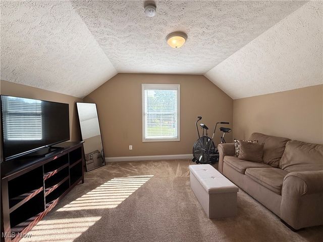 3204 Thorn Tree Drive, North Royalton, OH 44133