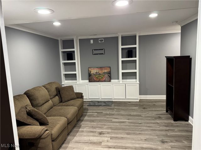 3204 Thorn Tree Drive, North Royalton, OH 44133