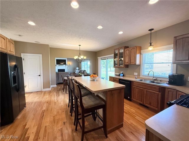 3204 Thorn Tree Drive, North Royalton, OH 44133