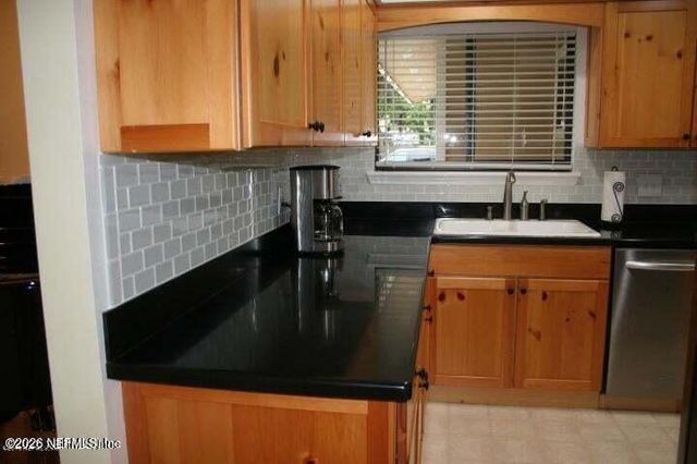 1841 TWELVE OAKS Lane E, Neptune Beach, FL 32266