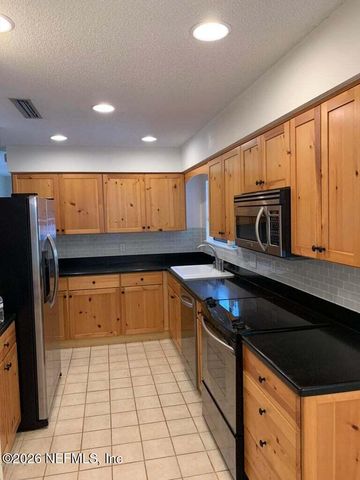 1841 TWELVE OAKS Lane E, Neptune Beach, FL 32266