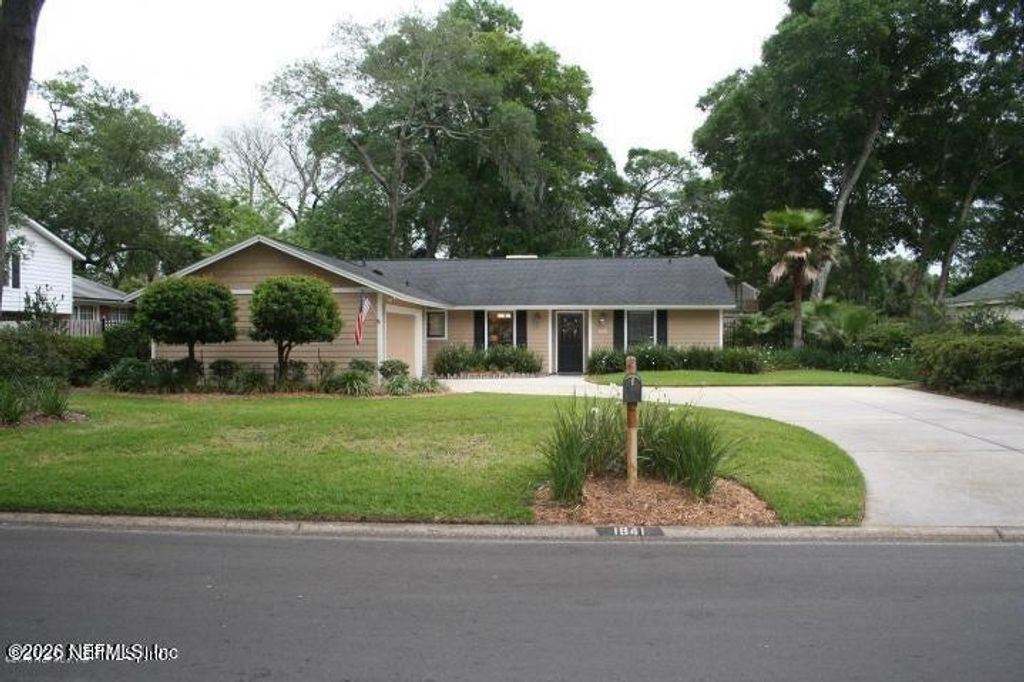 1841 TWELVE OAKS Lane E, Neptune Beach, FL 32266