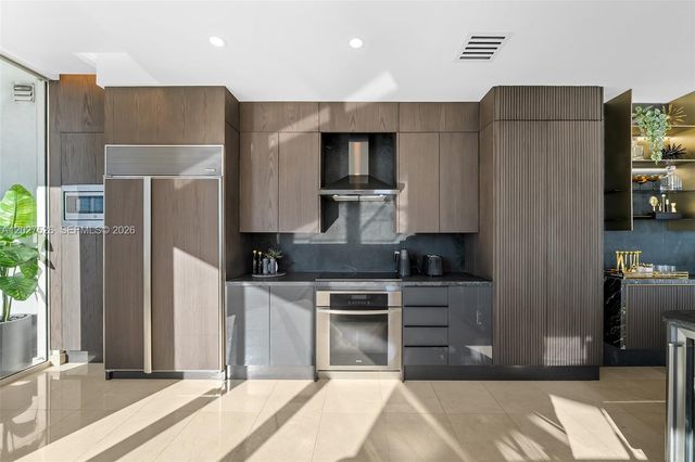 901 Brickell Key Boulevard 3304, Miami, FL 33131