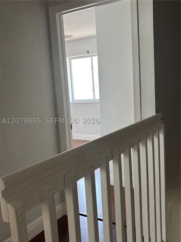 8172 NW 10th St 5, Miami, FL 33126