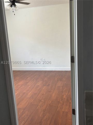 8172 NW 10th St 5, Miami, FL 33126