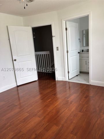 8172 NW 10th St 5, Miami, FL 33126