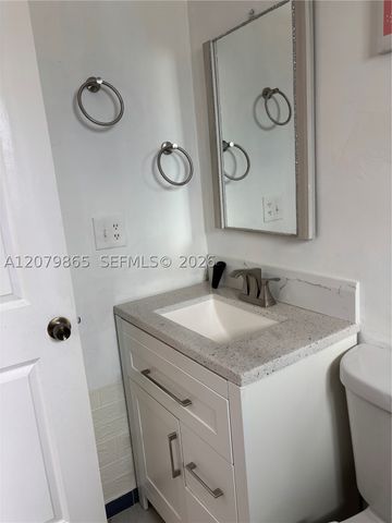 8172 NW 10th St 5, Miami, FL 33126