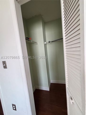 8172 NW 10th St 5, Miami, FL 33126
