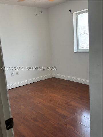 8172 NW 10th St 5, Miami, FL 33126