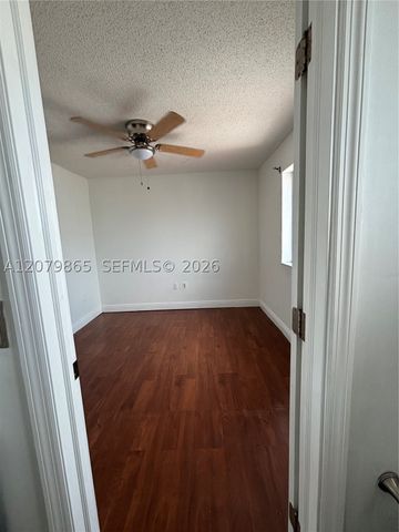 8172 NW 10th St 5, Miami, FL 33126