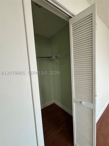 8172 NW 10th St 5, Miami, FL 33126