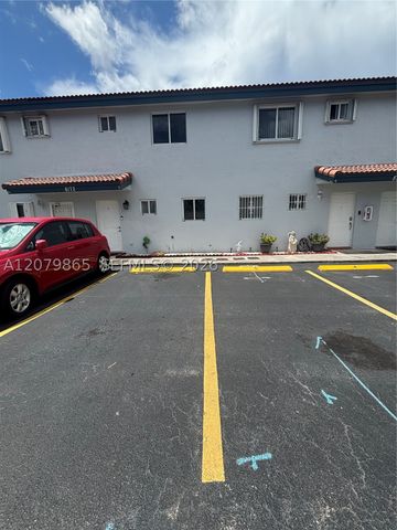 8172 NW 10th St 5, Miami, FL 33126