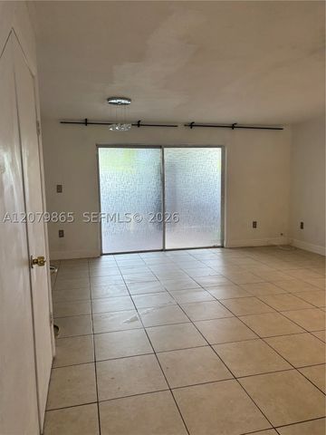 8172 NW 10th St 5, Miami, FL 33126