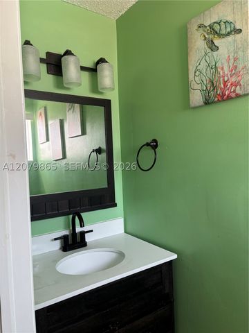 8172 NW 10th St 5, Miami, FL 33126