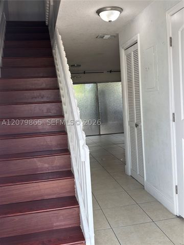 8172 NW 10th St 5, Miami, FL 33126