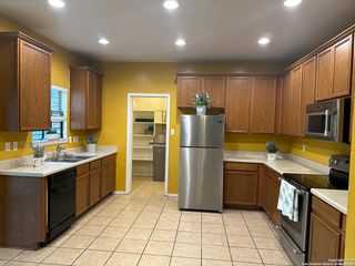 8259 Elm Glade, San Antonio, TX 78251