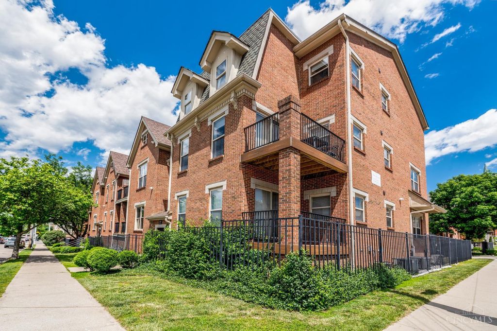 2822 Eden Avenue, Cincinnati, OH 45219