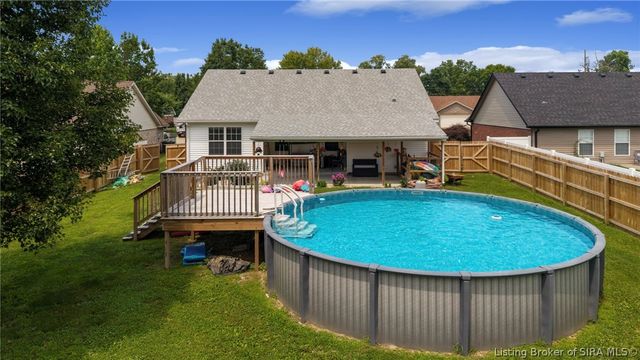 6022 Pine View Court, Jeffersonville, IN 47130