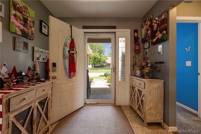 6022 Pine View Court, Jeffersonville, IN 47130