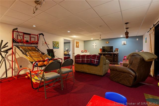 6022 Pine View Court, Jeffersonville, IN 47130