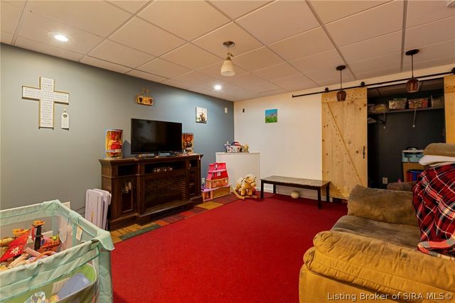 6022 Pine View Court, Jeffersonville, IN 47130
