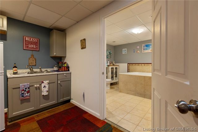 6022 Pine View Court, Jeffersonville, IN 47130