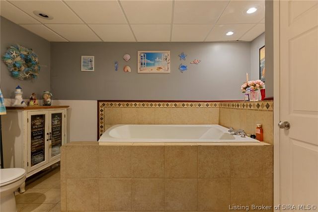 6022 Pine View Court, Jeffersonville, IN 47130