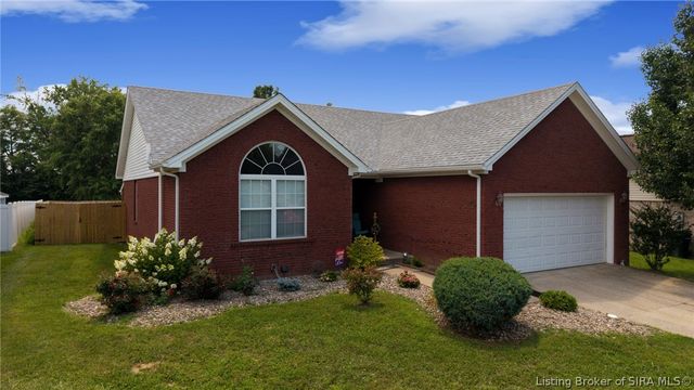 6022 Pine View Court, Jeffersonville, IN 47130