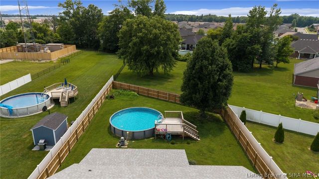 6022 Pine View Court, Jeffersonville, IN 47130