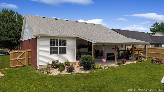 6022 Pine View Court, Jeffersonville, IN 47130