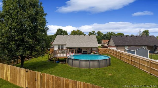 6022 Pine View Court, Jeffersonville, IN 47130