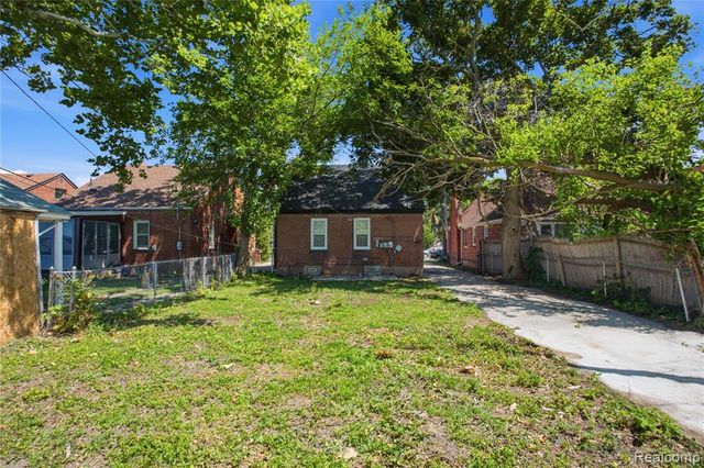 16853 Lindsay Street, Detroit, MI 48235