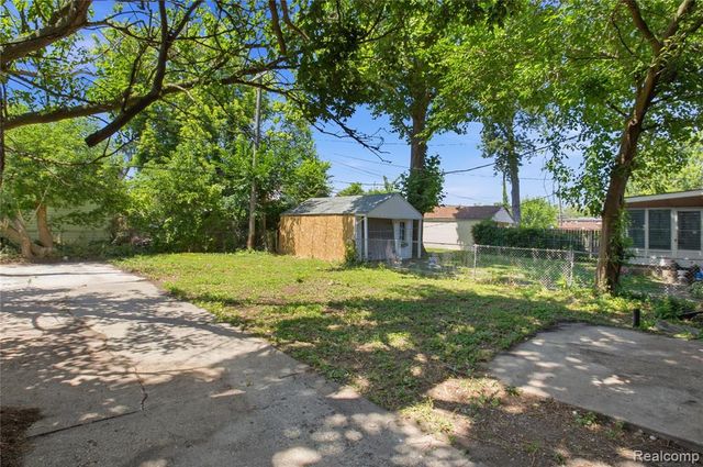 16853 Lindsay Street, Detroit, MI 48235