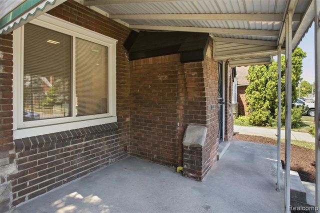 16853 Lindsay Street, Detroit, MI 48235