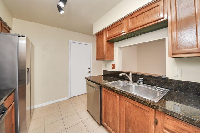 7447 Cambridge Street 106, Houston, TX 77054