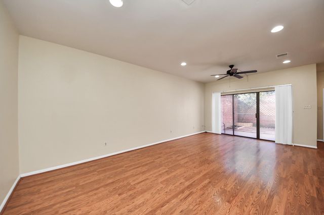 7447 Cambridge Street 106, Houston, TX 77054