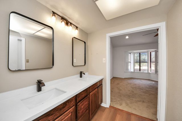 7447 Cambridge Street 106, Houston, TX 77054