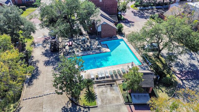 7447 Cambridge Street 106, Houston, TX 77054