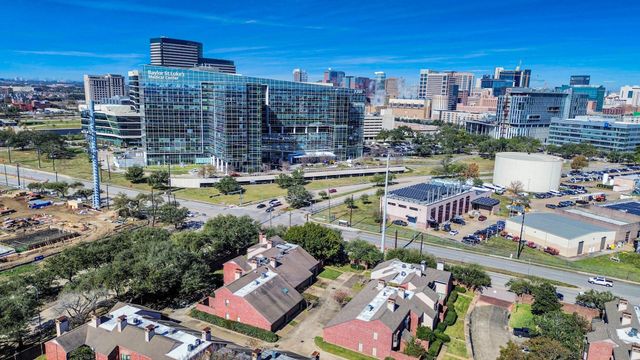 7447 Cambridge Street 106, Houston, TX 77054