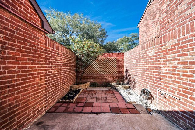 7447 Cambridge Street 106, Houston, TX 77054