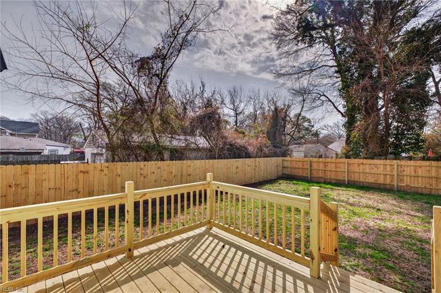 403 Draper DR, Norfolk, VA 23505