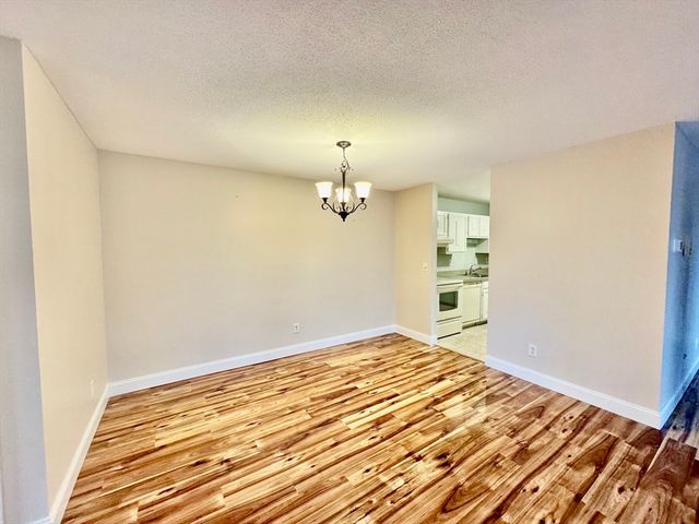 4700 N Main St 3E, Fall River, MA 02720