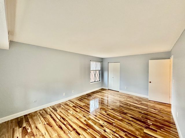 4700 N Main St 3E, Fall River, MA 02720