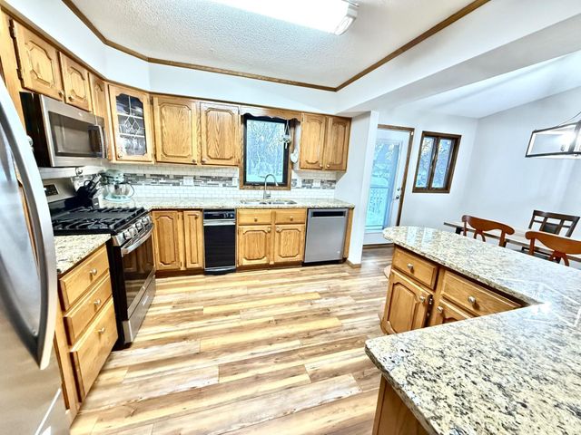 424 106th Avenue NW, Coon Rapids, MN 55448