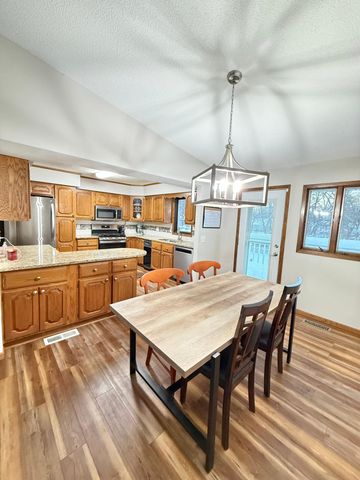 424 106th Avenue NW, Coon Rapids, MN 55448