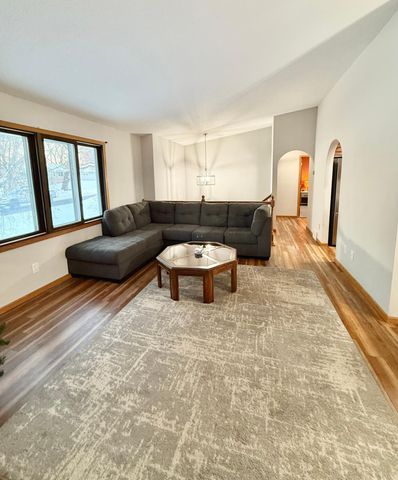 424 106th Avenue NW, Coon Rapids, MN 55448