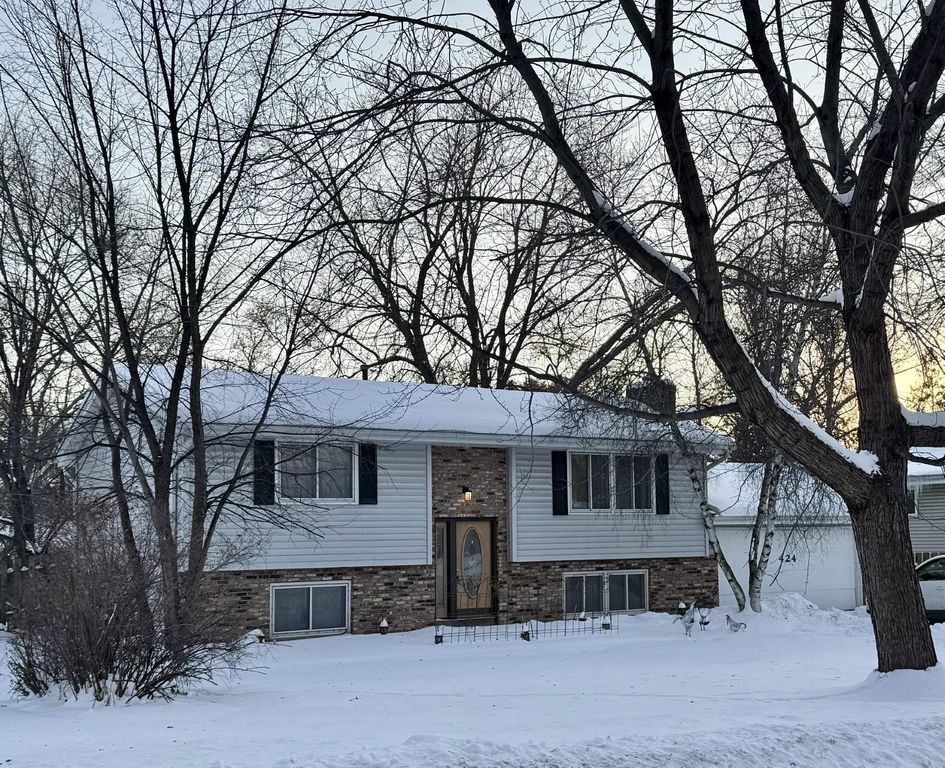424 106th Avenue NW, Coon Rapids, MN 55448