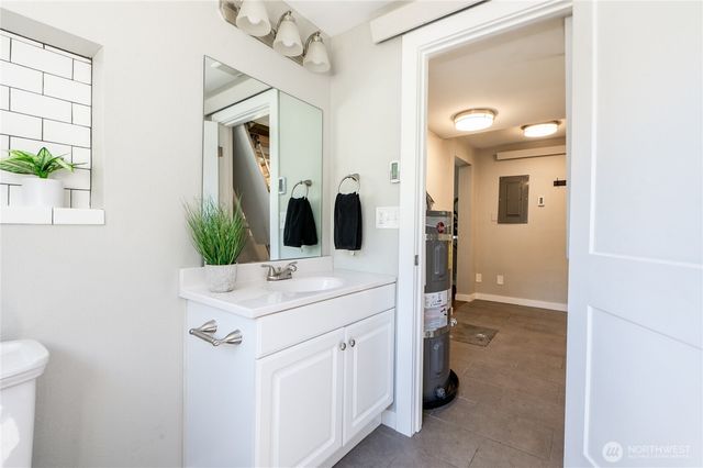462 G Street, Blaine, WA 98230