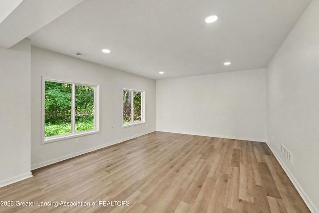 1480 W Valley Road, Lansing, MI 48906