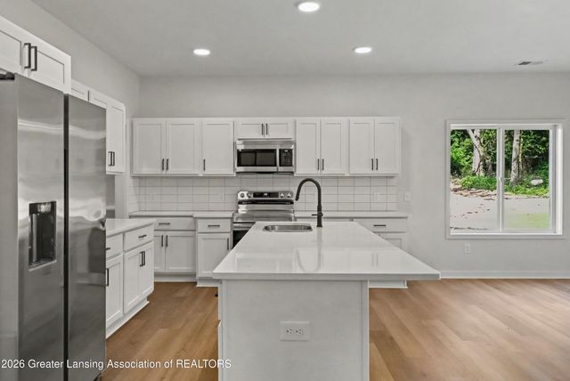 1480 W Valley Road, Lansing, MI 48906
